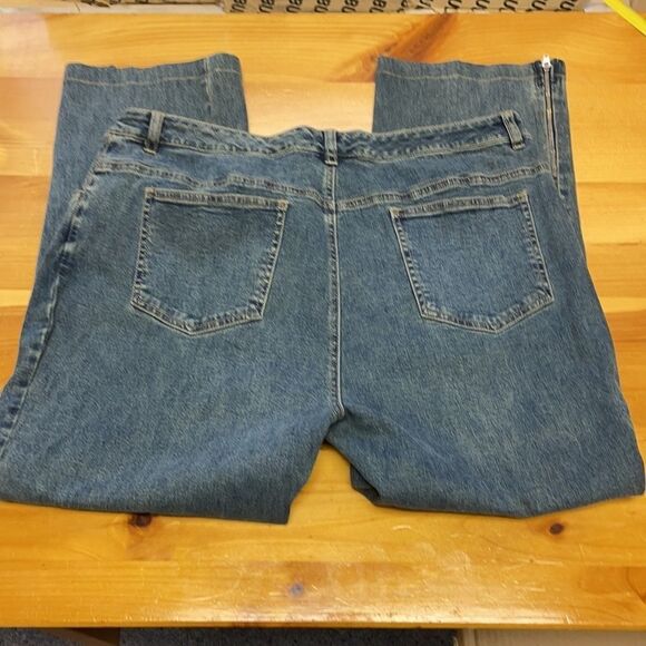 Vintage-Looking Together Floral Embroidered Blue Jeans Size 16 - Picture 4 of 6